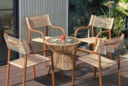 Bộ bàn ghế ngoài trời – Nét đẹp mộc mạc, tinh tế cho không gian thư giãn