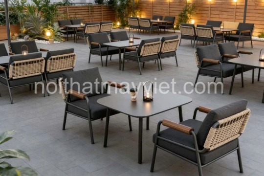BỘ BÀN GHẾ NGOÀI TRỜI – ĐIỂM NHẤN HIỆN ĐẠI CHO KHÔNG GIAN SÂN VƯỜN