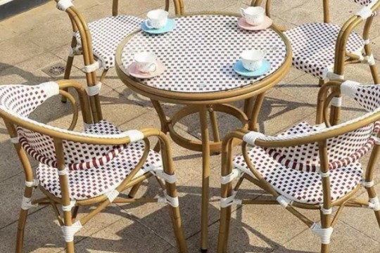 MẪU BÀN GHẾ PHÙ HỢP VỚI MỌI KHÔNG GIAN VỚI THIẾT KẾ HIỆN ĐẠI TẠO ĐIỂM NHẤN KHI SỬ DỤNG