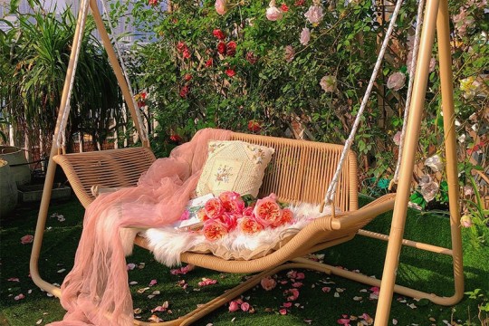 XÍCH ĐU MÂY NHỰA NGOÀI TRỜI MANG ĐẾN SỰ BỀN ĐẸP SANG TRỌNG TẠO ĐIỂM NHẤN HÀI HÒA GIỮA HIỆN ĐẠI VÀ CỔ ĐIỂN
